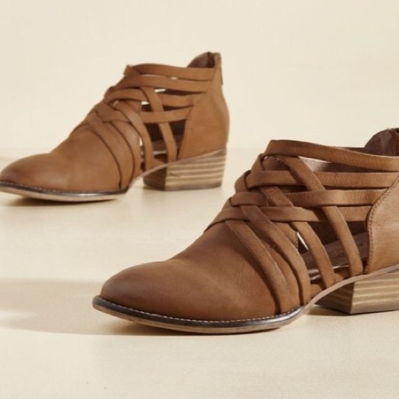 seychelles so blue bootie